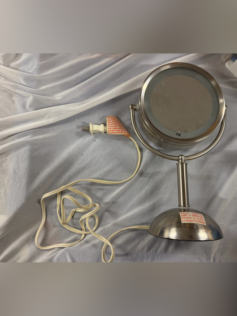 Makeup mirror